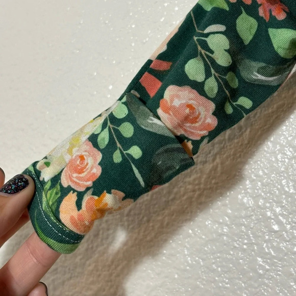 Gigi & Max Floral Newborn Sleeper PJs One Piece Sz NB | baby | ruffles | button - Picture 7 of 8